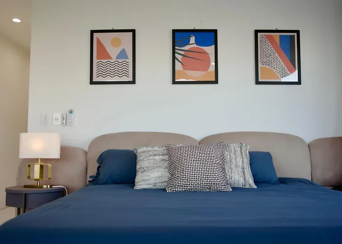 Exclusive Hillside Hideaway-Private Room